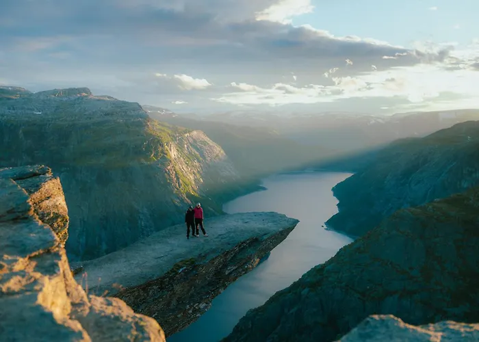 Odda Trolltunga Atmosphere